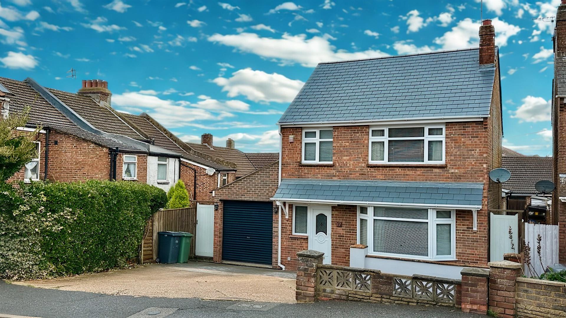 4 bed property in The Broadway, Hastings